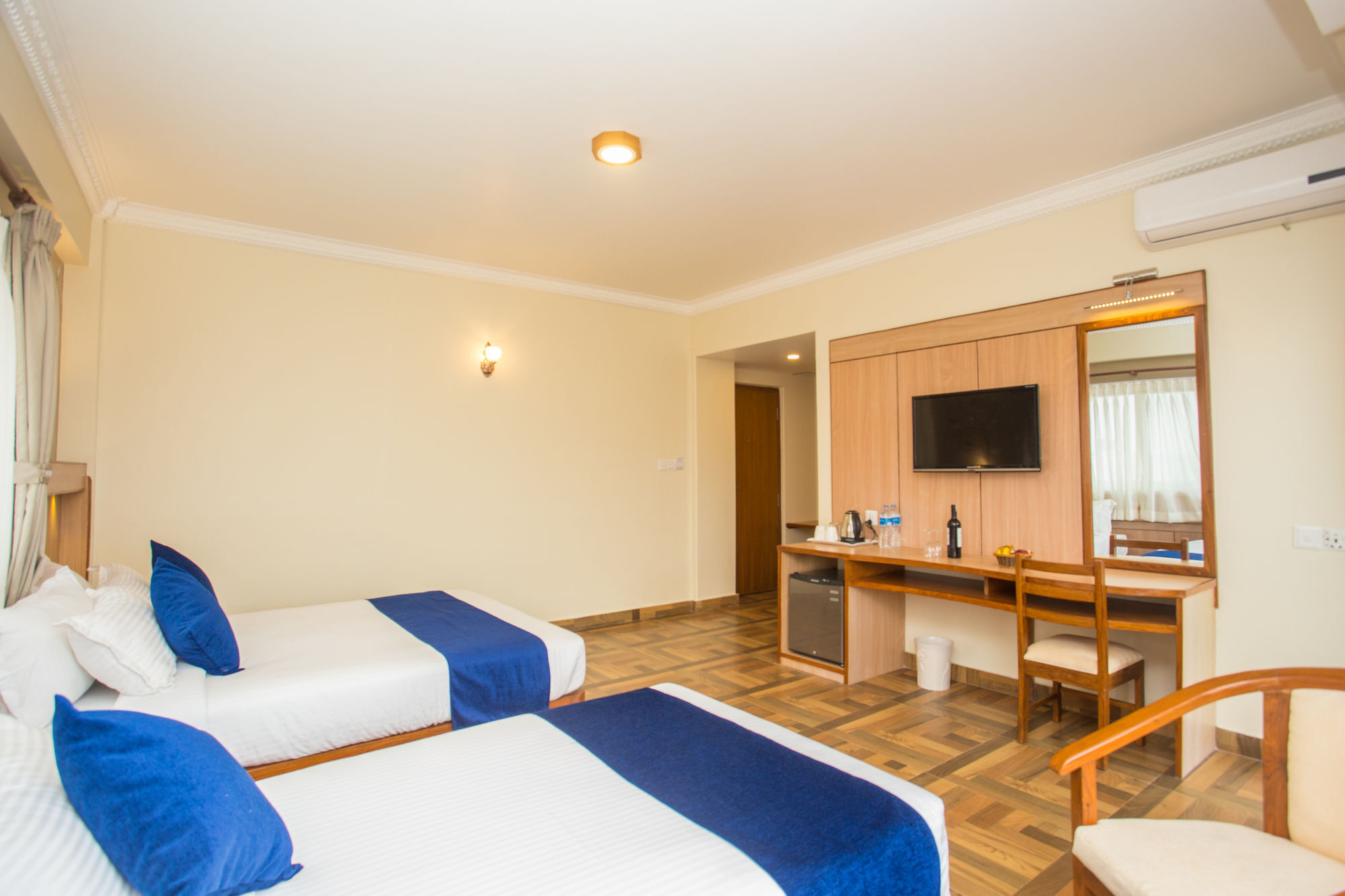 Hotel White Pearl Pokhara Exterior foto